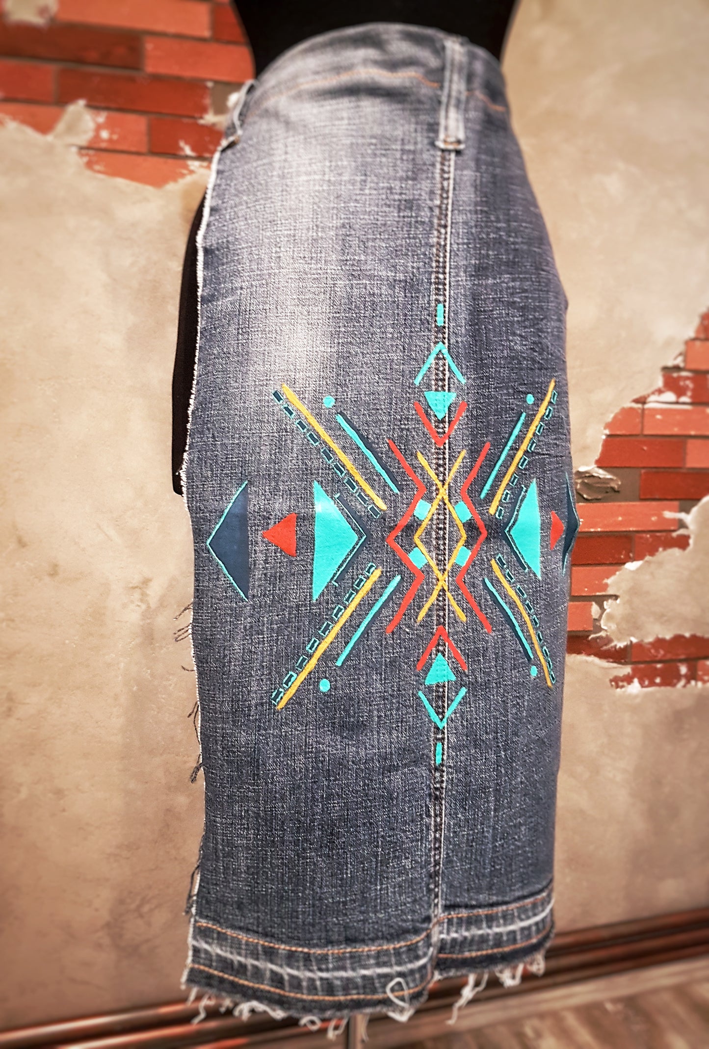 Fota/Catrinta din denim, pictata