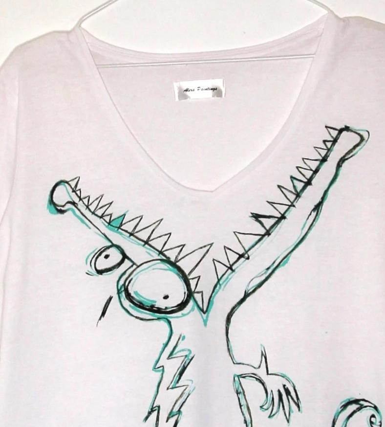 Tricou Pictat, Cadou unicat, Cadou pictat, Pictura pe haine, tricouri personalizate piticool, Crocodile, Crocodil pictat haios, tricouri pictate manual, tricouri pictate manual casual, tricouri pictate manual pret, pictura tricouri, tricouri pictate pentru copii, cadou sf valentin, valentine's day
