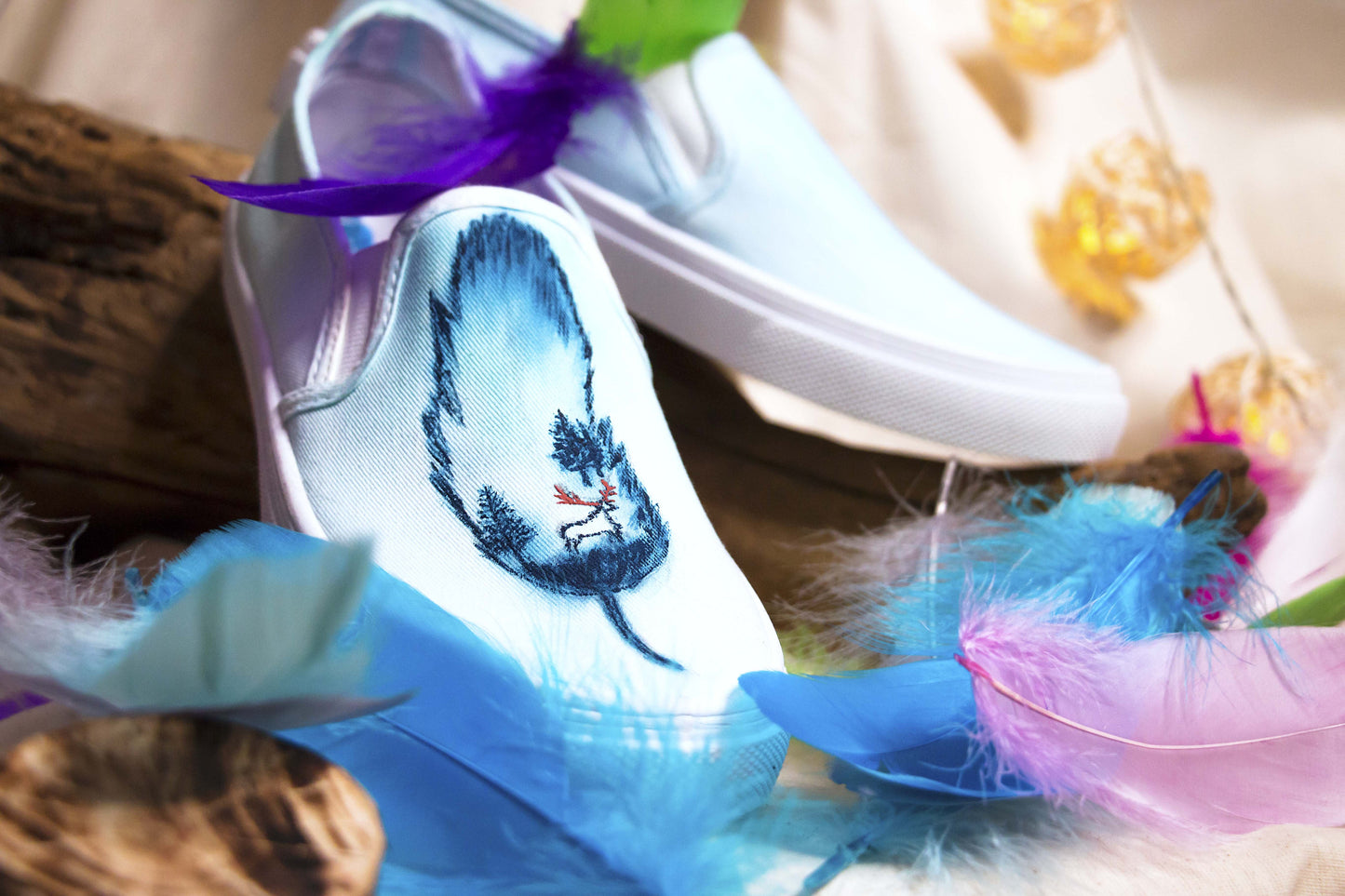 Tenisi Pictati, Painted Sneakers, Pictura Manuala Tenisi, handmade shoes, Everyday shoes, Woman Fashion, customized shoes, Dandelion, Feather, Nature, Animal Spirit, Meaning painting, look inside, Totem paint