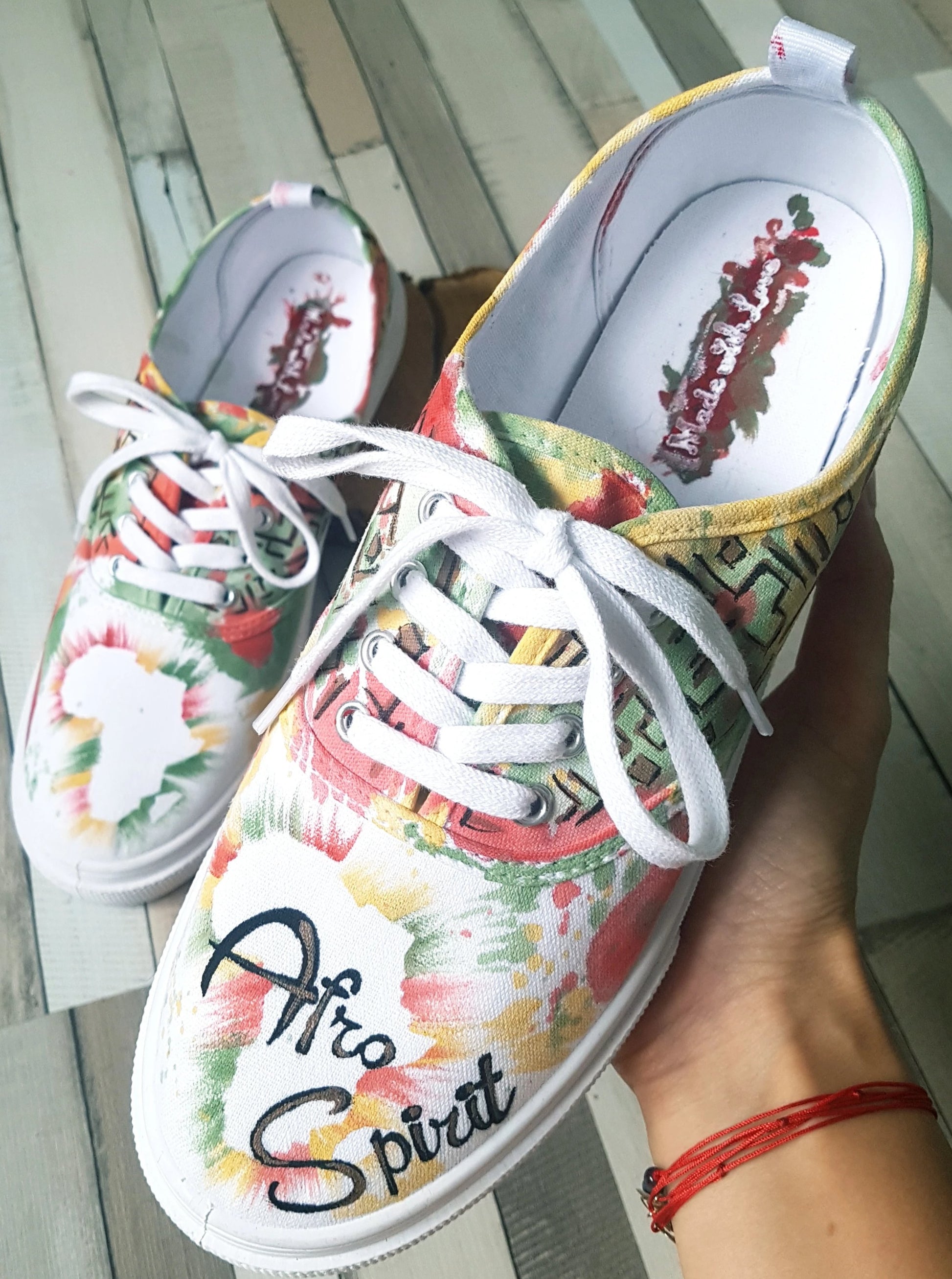 Tenisi Pictati, Painted Sneakers, Pictura Manuala Tenisi, handmade shoes, Everyday shoes, Woman Fashion, customized shoes, African model, Afro Spirit