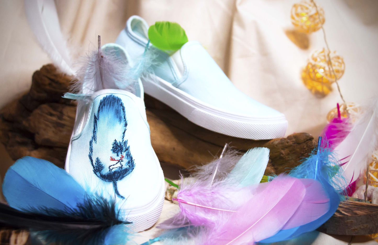 Tenisi Pictati, Painted Sneakers, Pictura Manuala Tenisi, handmade shoes, Everyday shoes, Woman Fashion, customized shoes, Dandelion, Feather, Nature, Animal Spirit, Meaning painting, look inside
