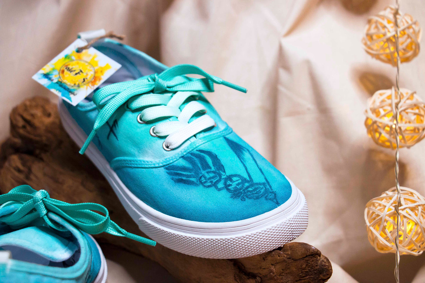 Tenisi Pictati, Painted Sneakers, Pictura Manuala Tenisi, handmade shoes, Everyday shoes, Woman Fashion, customized shoes, Trees, Aurora Trees, Aurora, Aurora Sneakers, Vikings, Vikings movie, Vkings totem